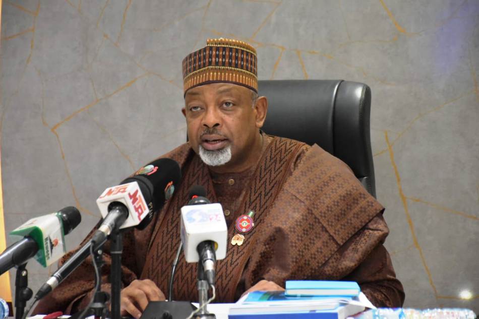 FG unveils 2,000 tractors to cultivate 1.5m hectares